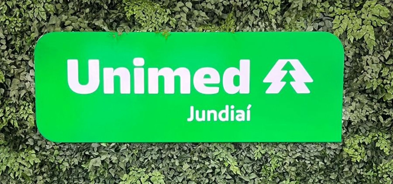Letreiro da unimed em jundiai iluminado