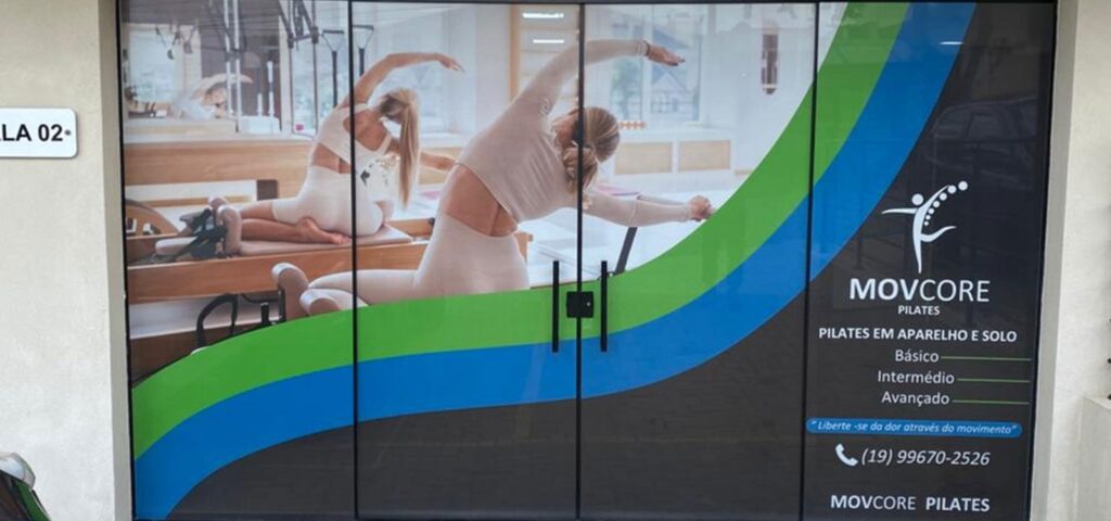 Adesivos para Empresas instalado em vitrine